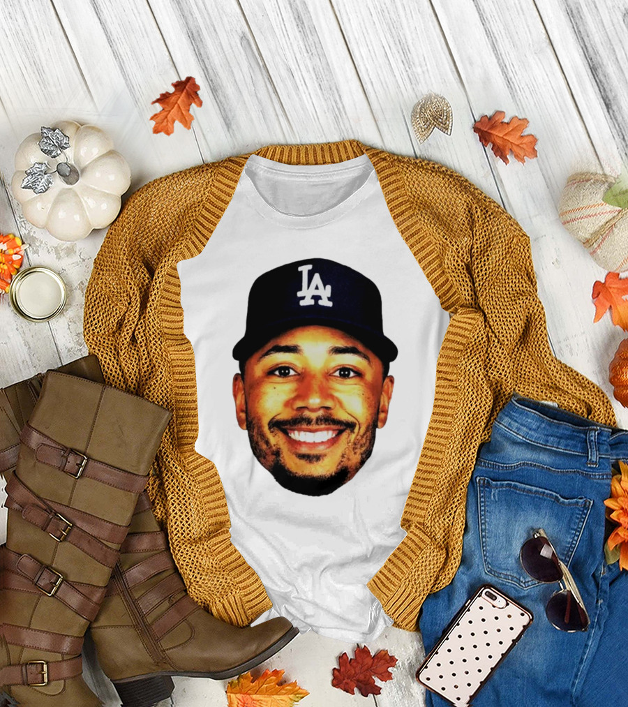 Mookie Betts Los Angeles Dodgers LA Cap Big Face T-Shirt