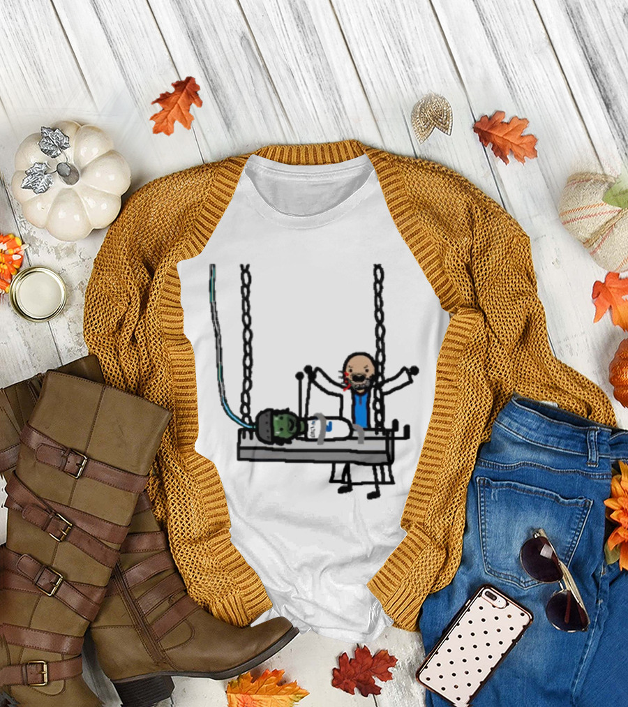 Dereck Its A Live-Ly Frankenstein Doctor with Green Zombie on Medical Table T-Shirt