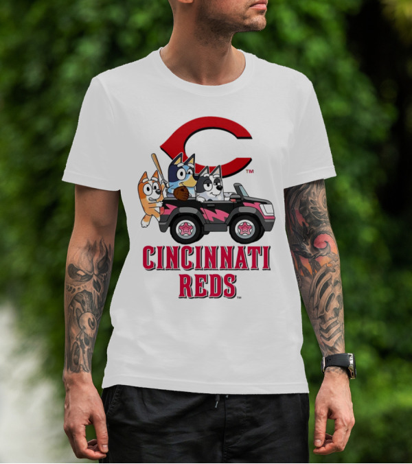 Cincinnati Reds Bandit Chilli Aunt Trixie Heeler Jeep T-Shirt