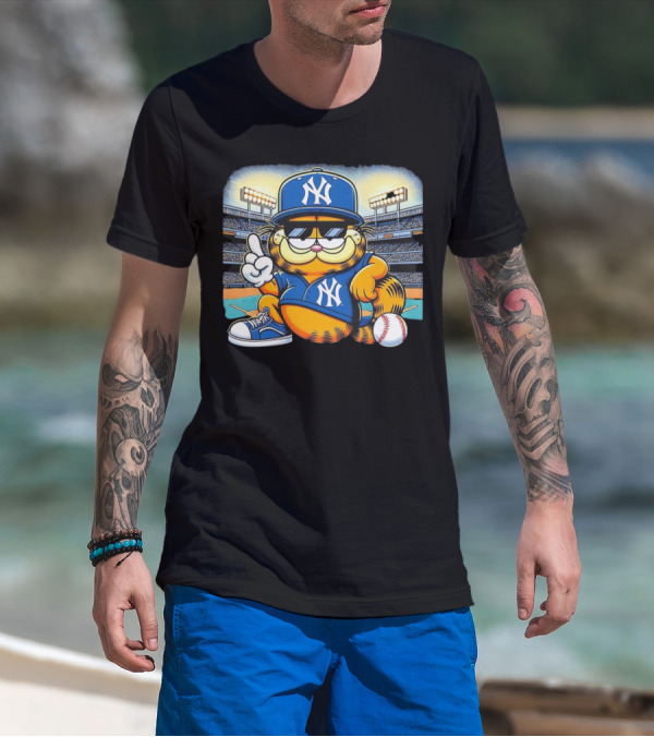 New York Yankees Baseball Garfield Cartoon Stadium Scene T-Shirt