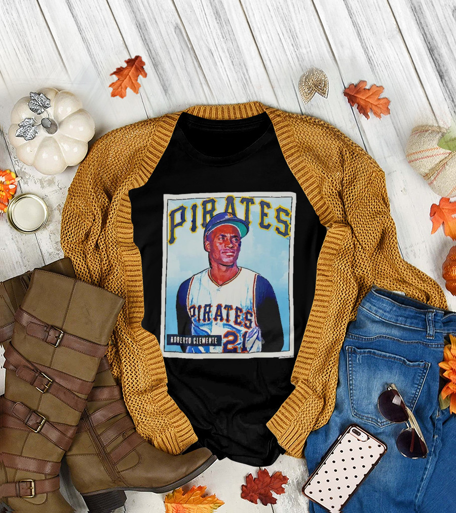 Roberto Clemente 21 Pittsburgh Pirates Mitchell and Ness Cooperstown Vintage Baseball Card T-Shirt