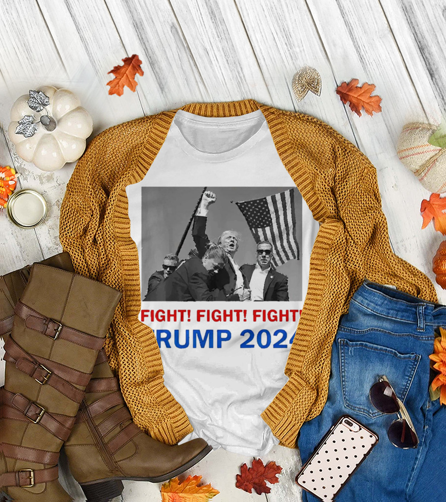 FIGHT FIGHT FIGHT TRUMP 2024 FIST PUMP AMERICAN FLAG DISPLAY T-Shirt