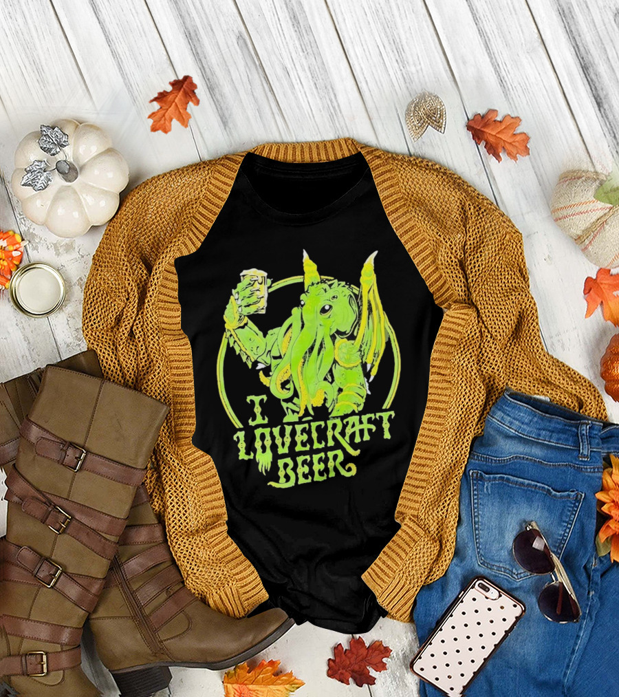 Cthulhu I Love Craft Beer Green Creature Holding Mug T-Shirt