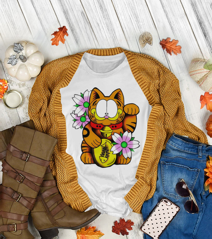 Garfield Maneki Neko with Fish Coin and Flowers T-Shirt