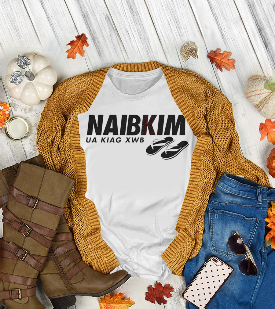 Naibkim Ua Kiag Xwb Floral K Sandals T-Shirt
