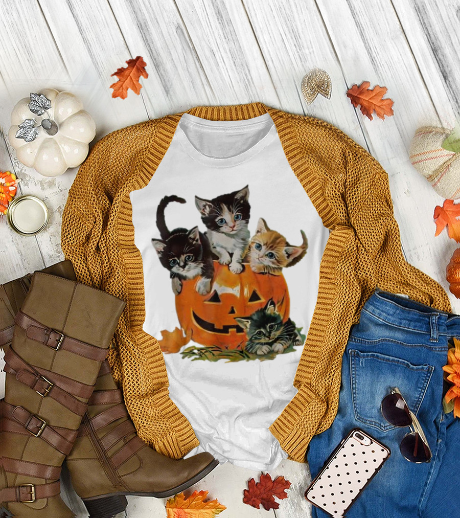 Vintage 90s Cat Pumpkin Halloween Spooky Season T-Shirt