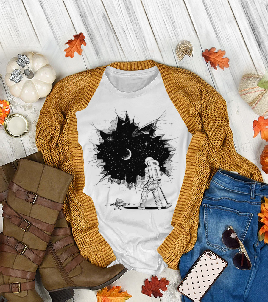 Breakthrough Astronaut Stargazing Through Cosmic Wall Hole T-Shirt