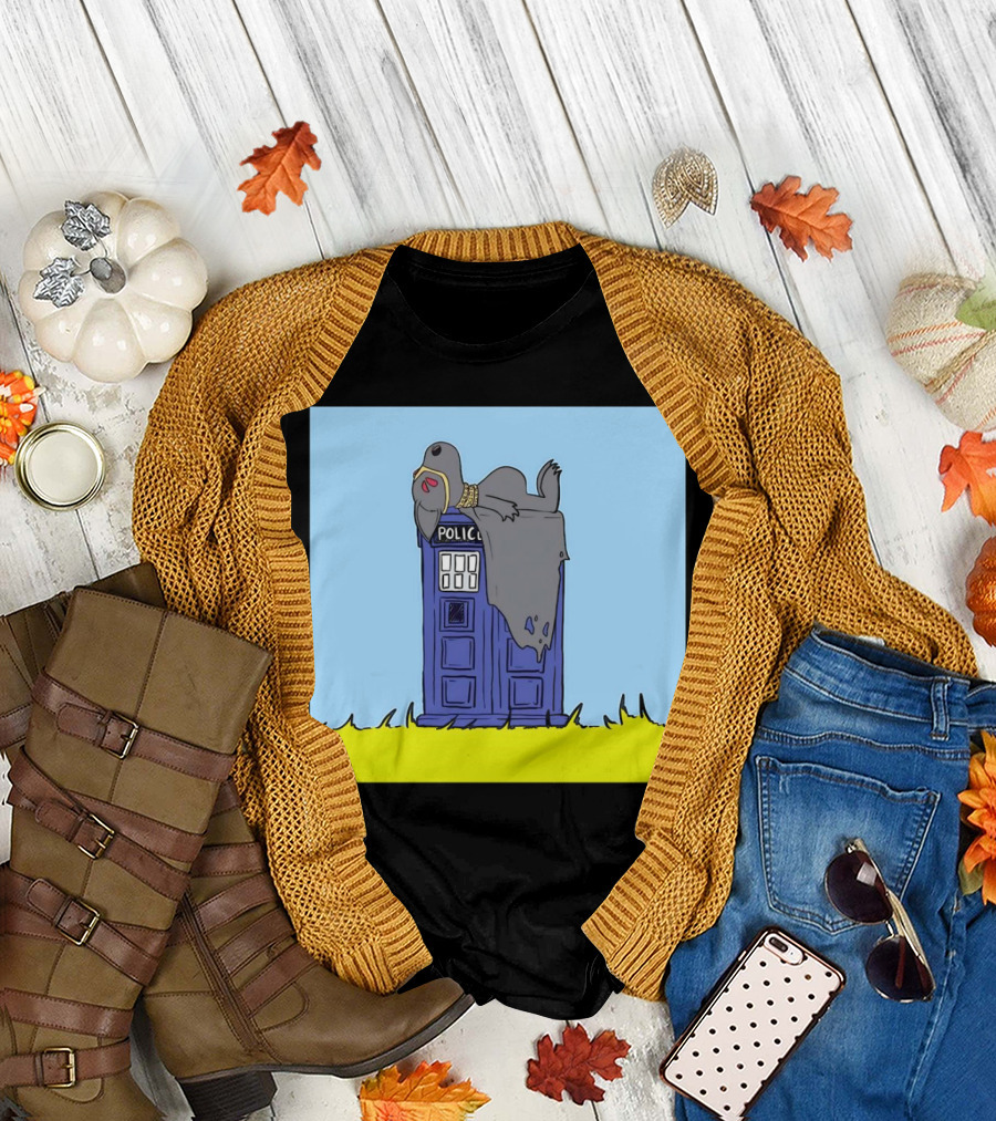 Snooptekh Relaxing on the Iconic Blue Police Box T-Shirt