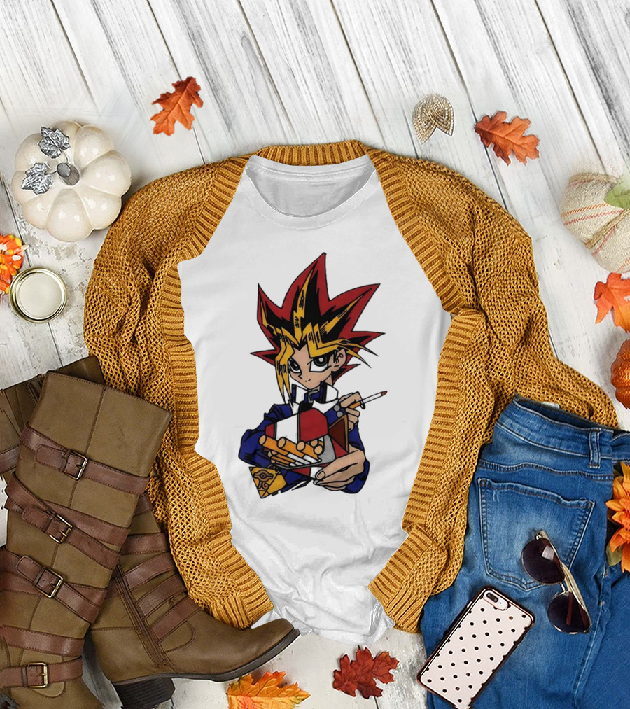 Yu-Gi-Oh Yugi Holding Cards with Millennium Puzzle T-Shirt