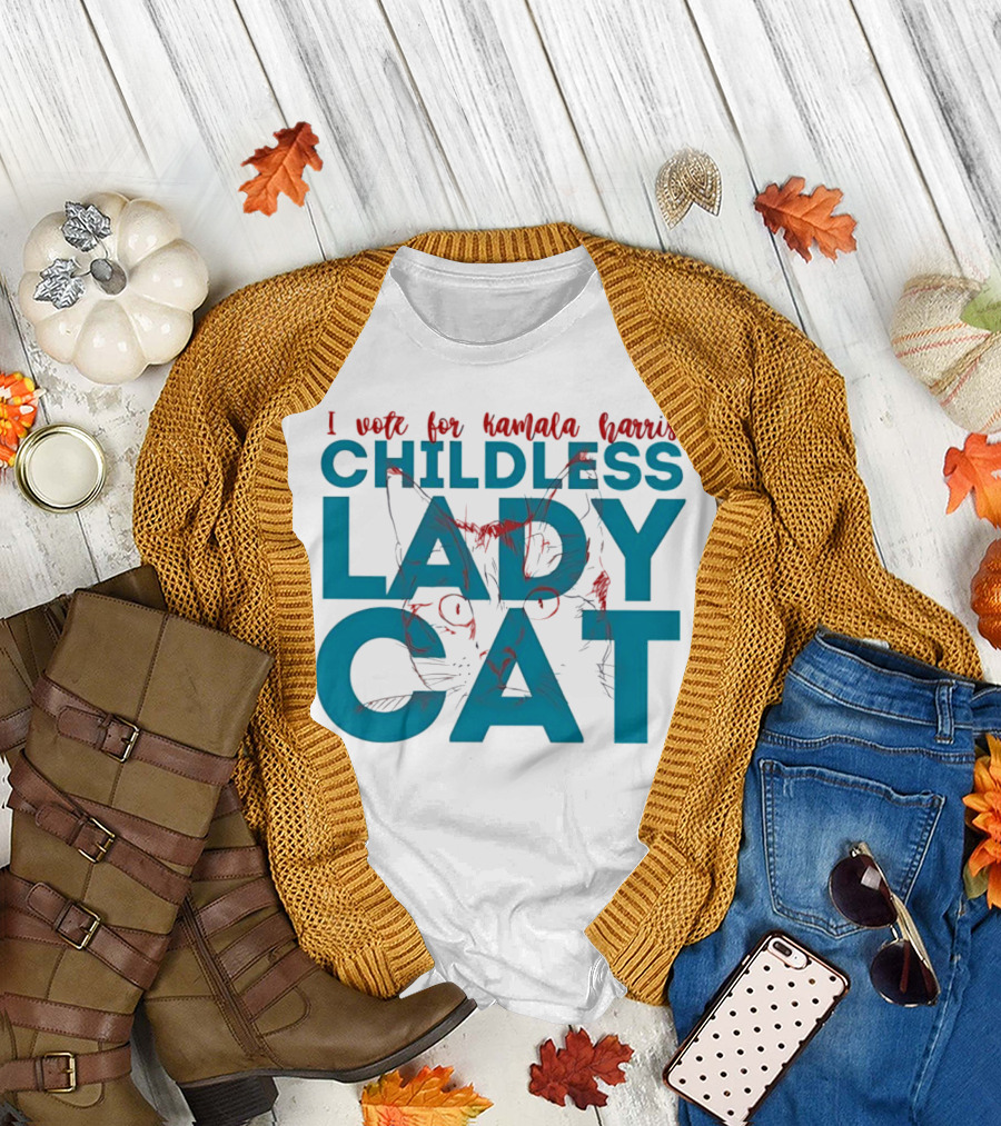 I Vote for Kamala Harris Childless Lady Cat T-Shirt
