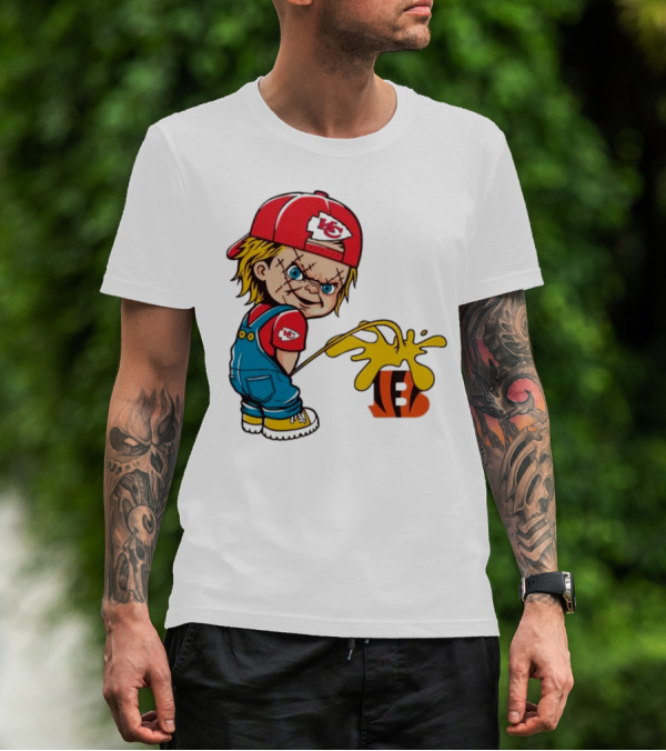 Kansas City Chiefs Chucky Pissing On Cincinnati Bengals T-Shirt