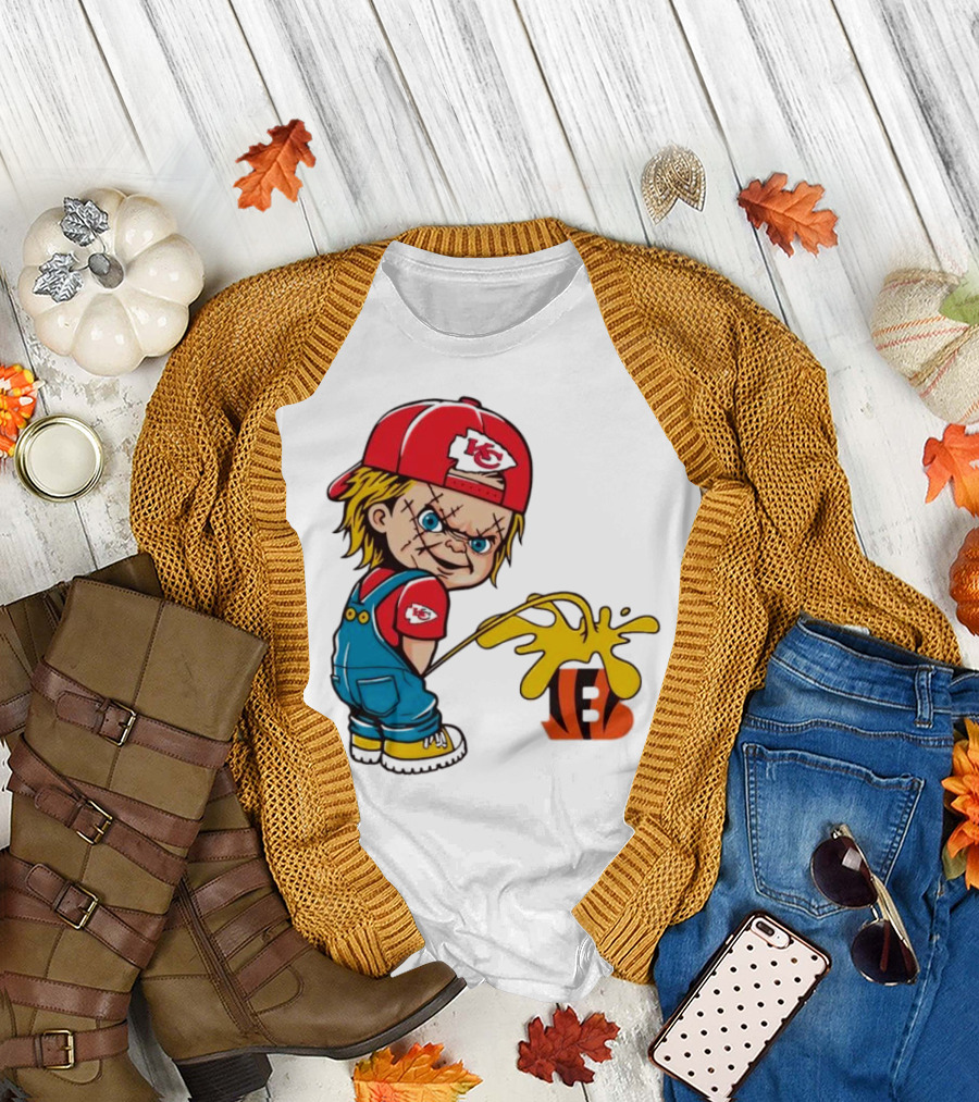 Kansas City Chiefs Chucky Pissing on Cincinnati Bengals T-Shirt