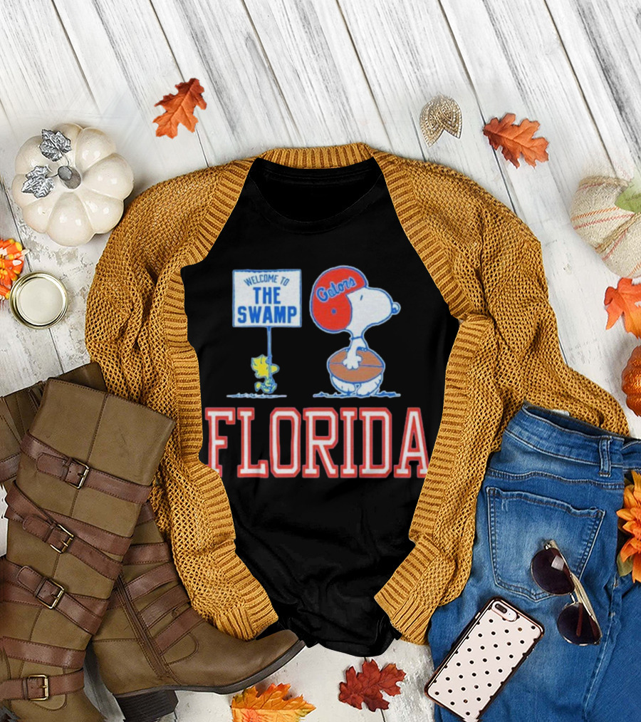 Welcome to the Swamp Florida Gators Snoopy and Woodstock Holding Football T-Shirt