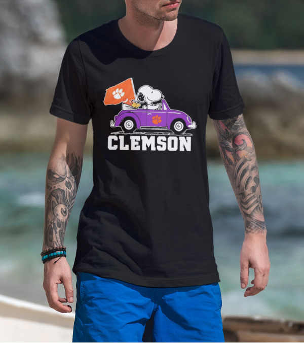 Snoopy And Woodstock In Purple Car With Clemson Flag T-Shirt