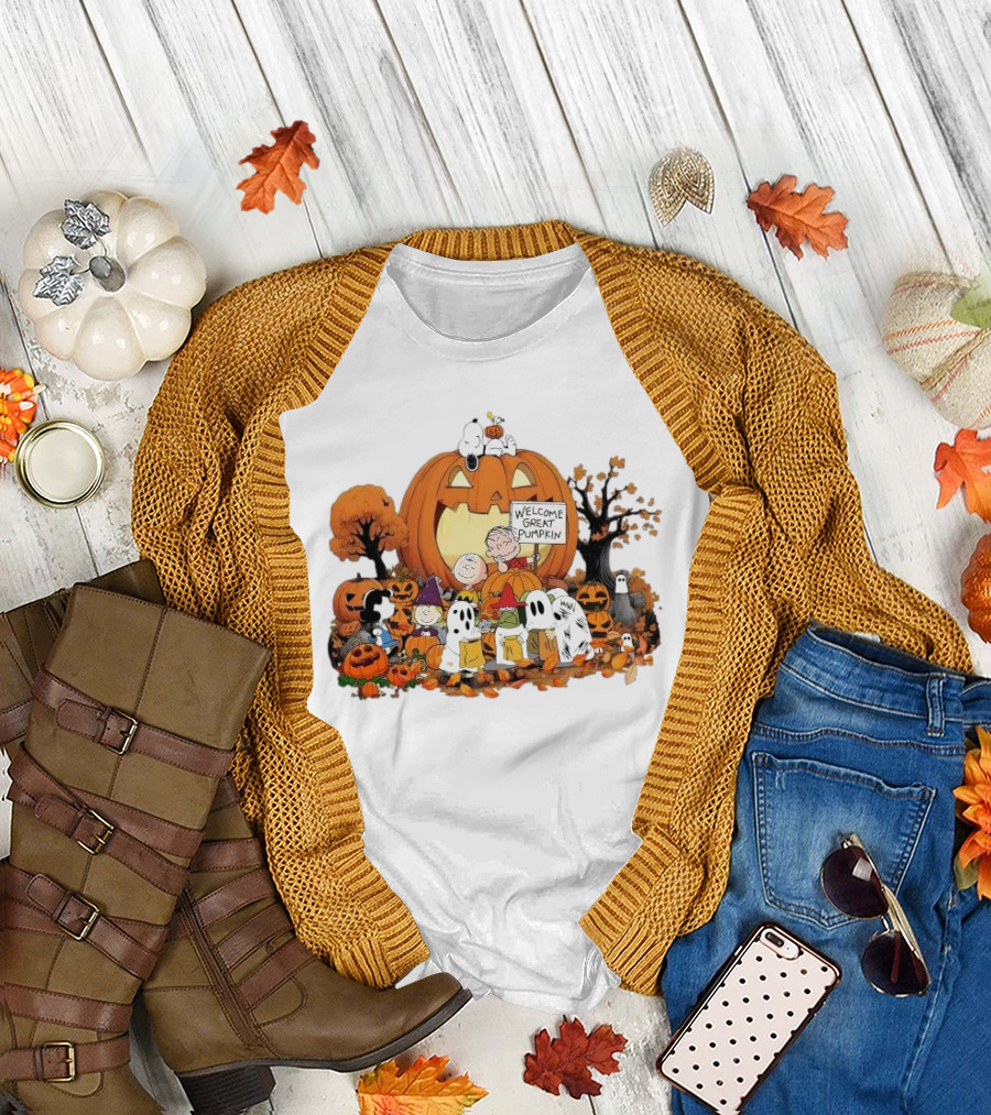Peanuts Characters Halloween Welcome Great Pumpkin Charlie Brown Snoopy T-Shirt