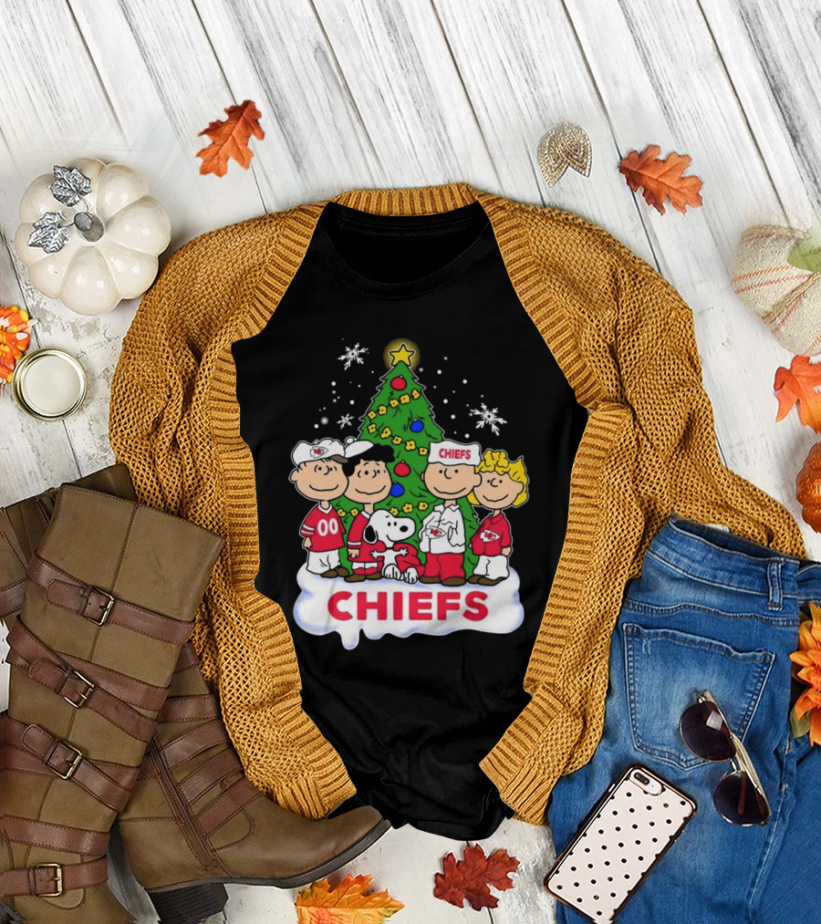 Kansas City Chiefs Snoopy Peanuts Christmas Chiefs Holiday T-Shirt