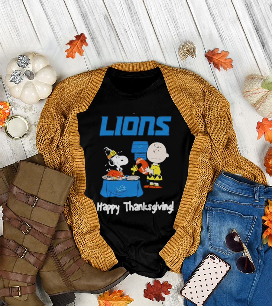 Lions Peanuts Charlie Brown Snoopy Happy Thanksgiving Football Feast T-Shirt