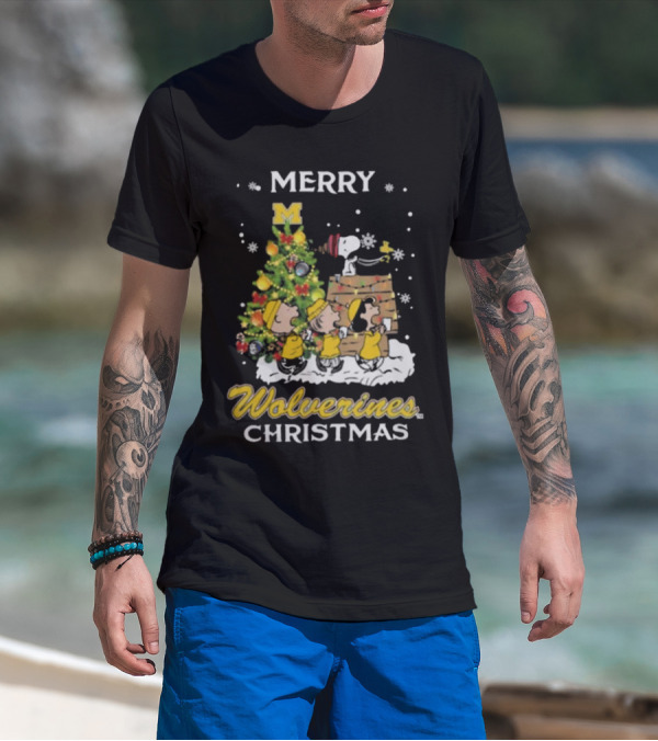 Merry Michigan Wolverines Snoopy And Friends Christmas T-Shirt