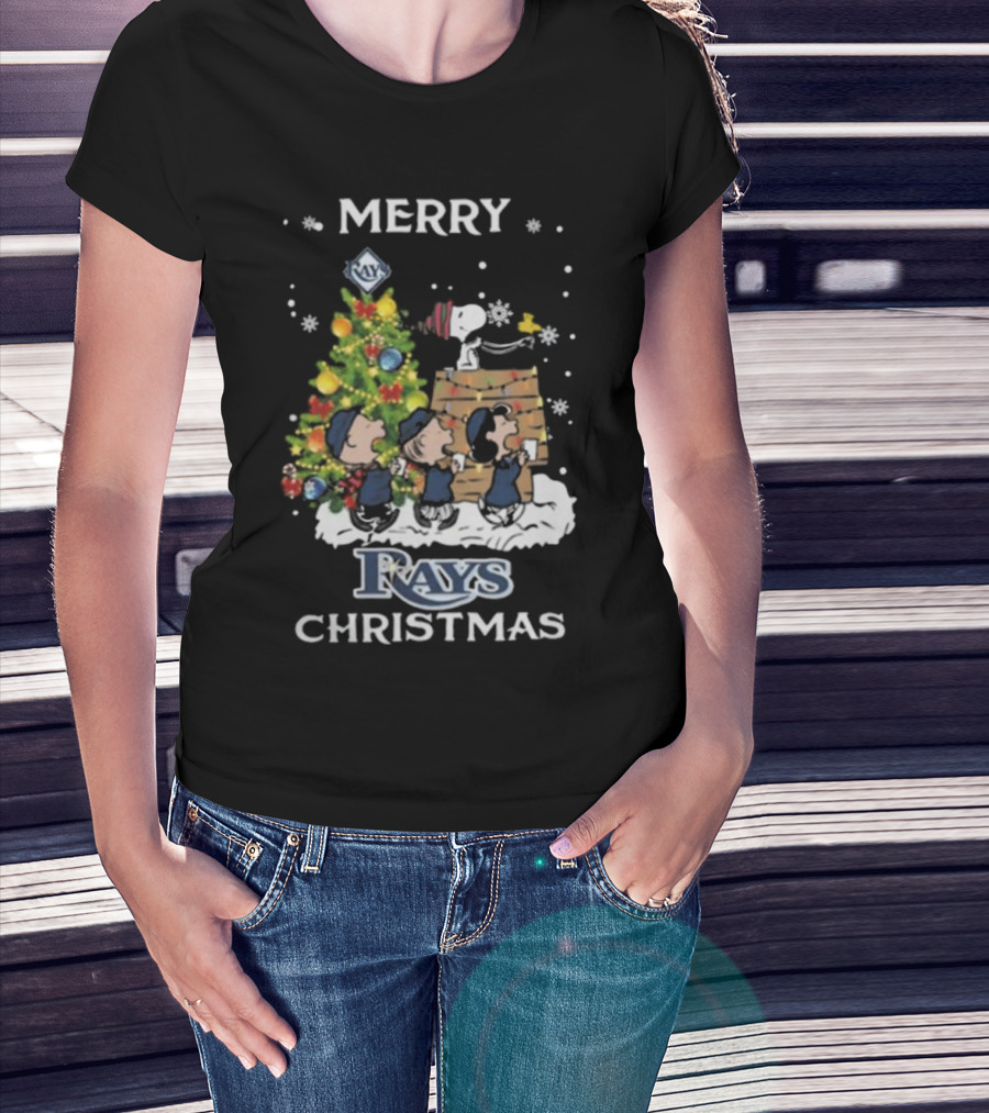 Merry Rays Christmas Tampa Bay Snoopy And Friends T-Shirt