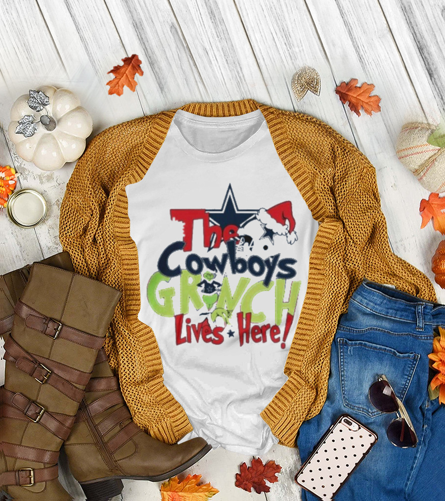 The Cowboys Grinch Lives Here Santa Hat Christmas T-Shirt