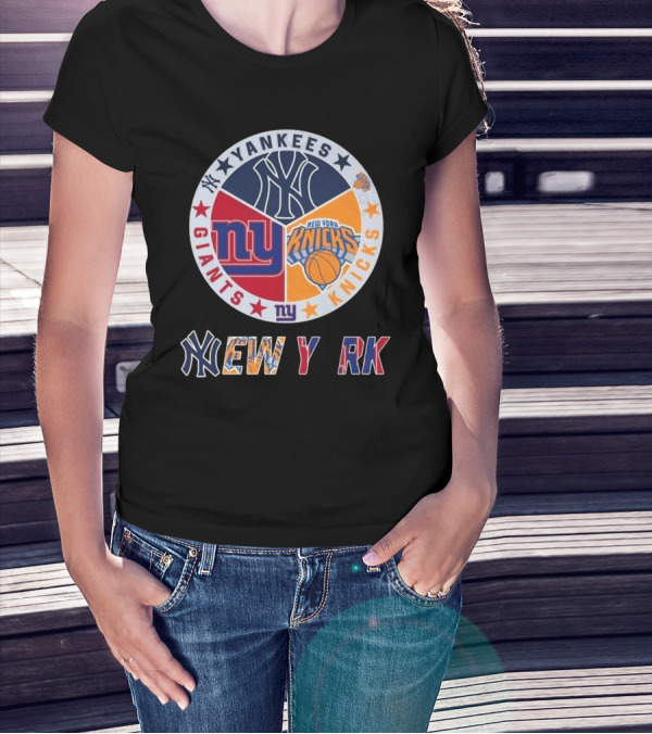 New York Yankees Giants Knicks Circle Yankees Giants Knicks New York T-Shirt