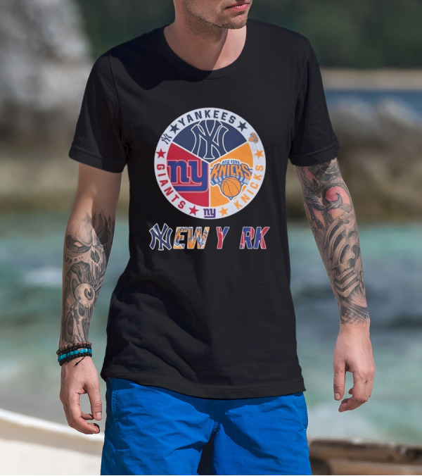 New York Yankees Giants Knicks Circle Yankees Giants Knicks New York T-Shirt
