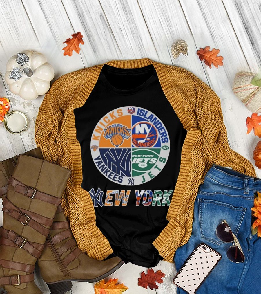 New York Knicks Islanders Yankees Jets Circle Logo New York T-Shirt