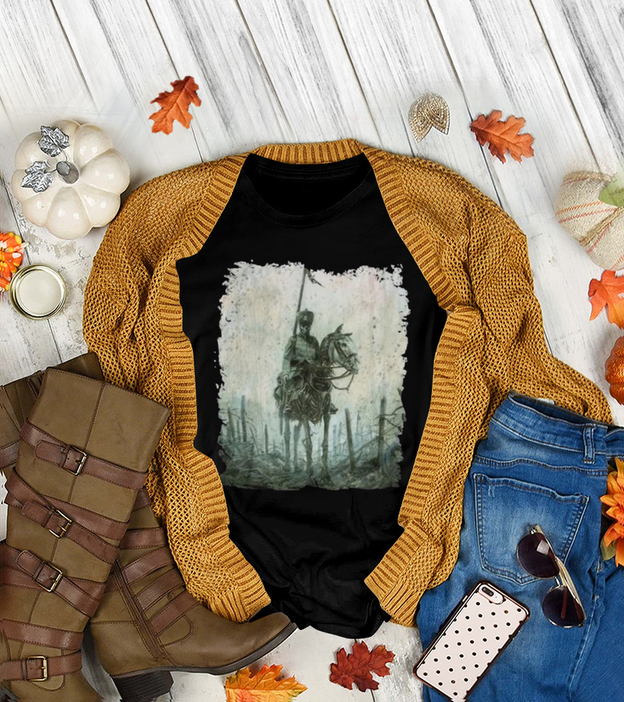 Kanonenfieber Fritz 4 2024 New Gothic Warrior on Horseback in Misty Forest Scene T-Shirt