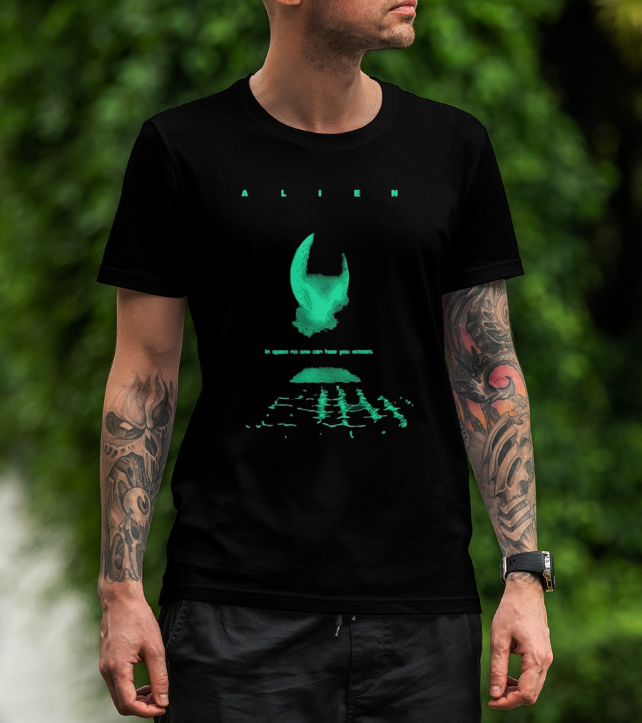 Alien Classic Glow In The Dark In Space No One Can Hear You Scream T-Shirt