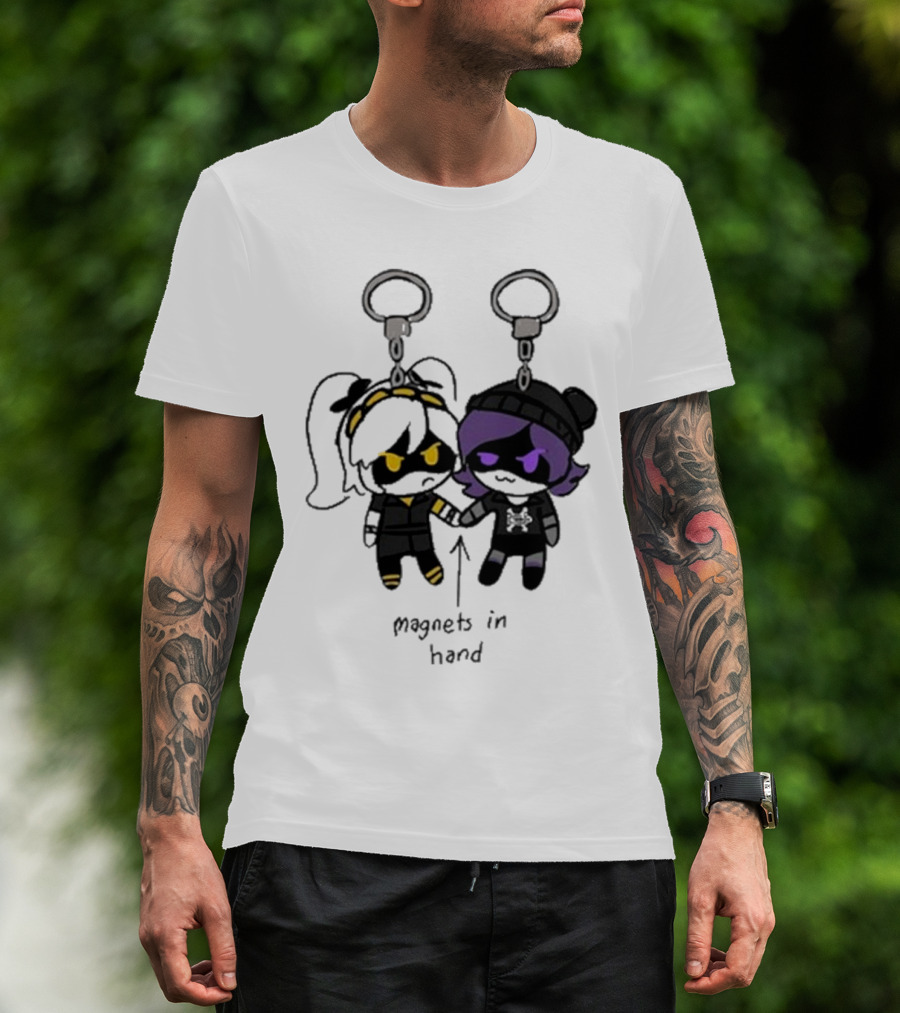 Juzi Chibi Keychain Magnets In Hand T-Shirt