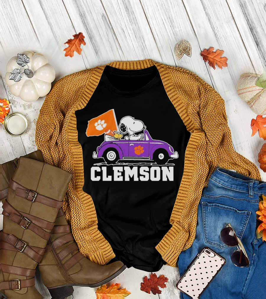 Peanuts Snoopy Woodstock Driving Purple Car with Clemson Tigers Flag CFP T-Shirt