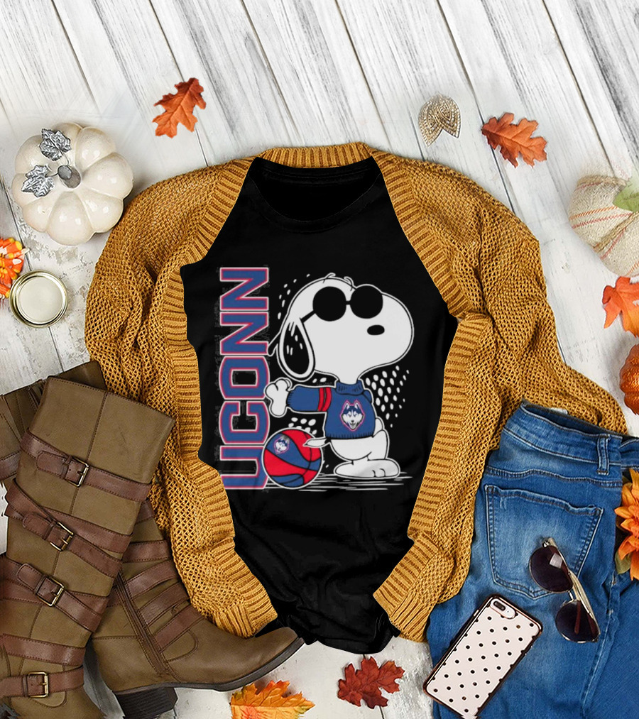 Snoopy UConn Huskies Basketball Peanuts Collaboration 2024-2025 T-Shirt