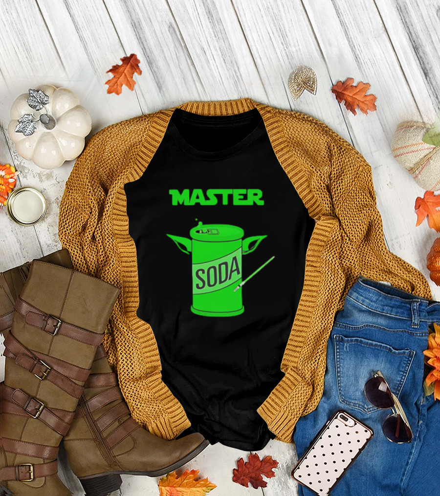 Master Soda Lightsaber Yoda Can T-Shirt