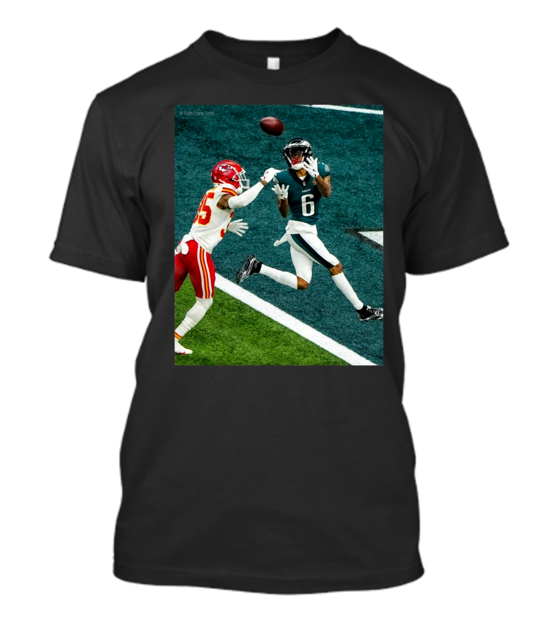 Philadelphia Eagles Vs Kansas City Chiefs DeVonta Smith Touchdown Moment Chef’s Kiss T-Shirt