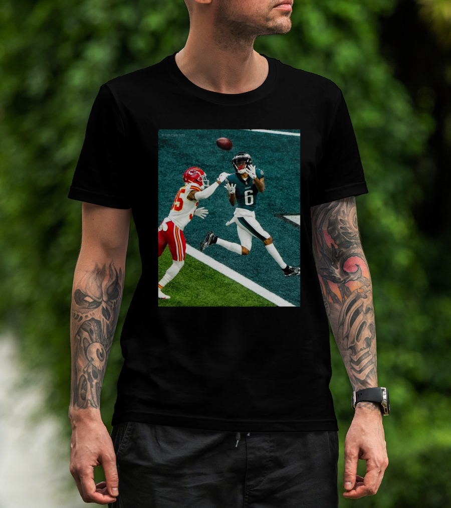 Philadelphia Eagles Vs Kansas City Chiefs DeVonta Smith Touchdown Moment Chef’s Kiss T-Shirt