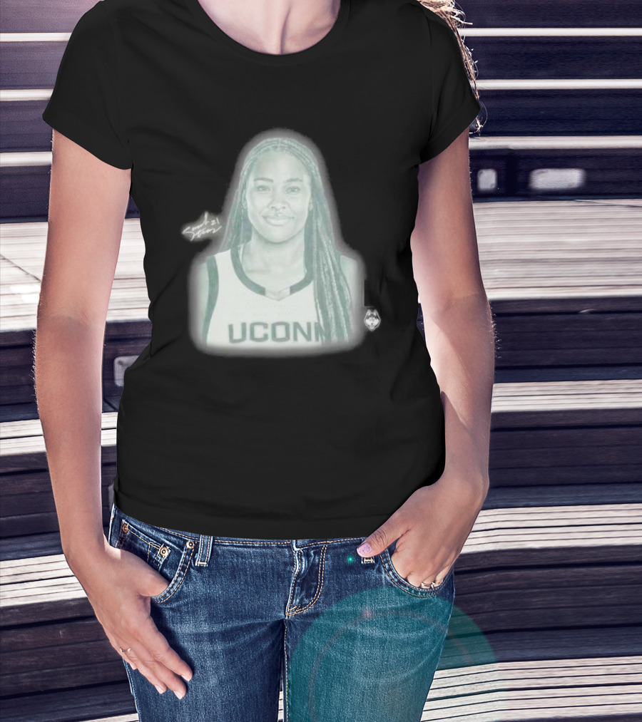 Sarah Strong UConn Huskies Signature Pencil Drawing T-Shirt