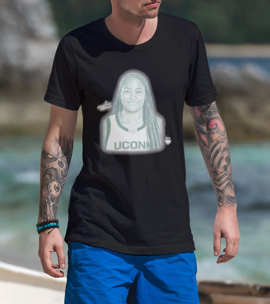Sarah Strong UConn Huskies Signature Pencil Drawing T-Shirt