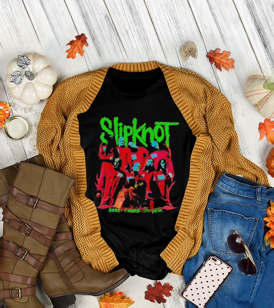 Slipknot Here Comes The Pain Text With Red Figures And Green Logo T-Shirt
