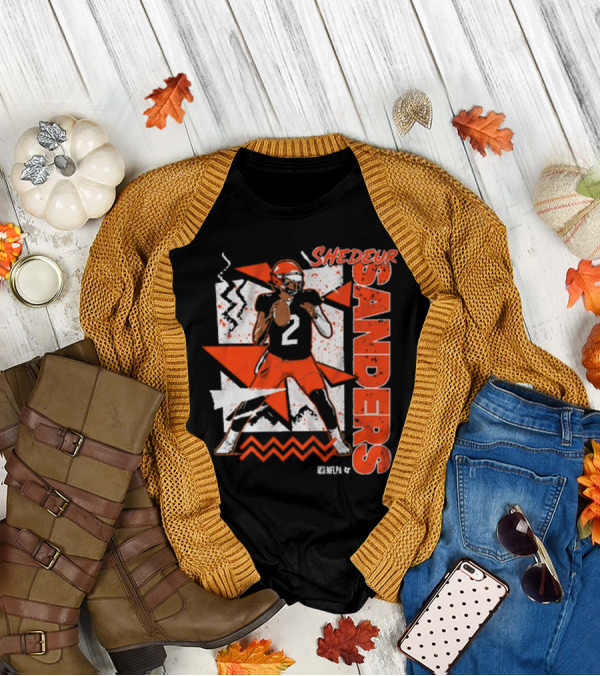 Shedeur Sanders 90s Style Retro Football Illustration T-Shirt