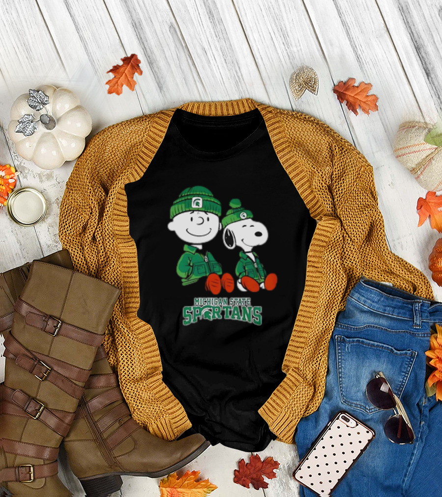 Snoopy and Charlie Brown Michigan State Spartans Green Apparel T-Shirt