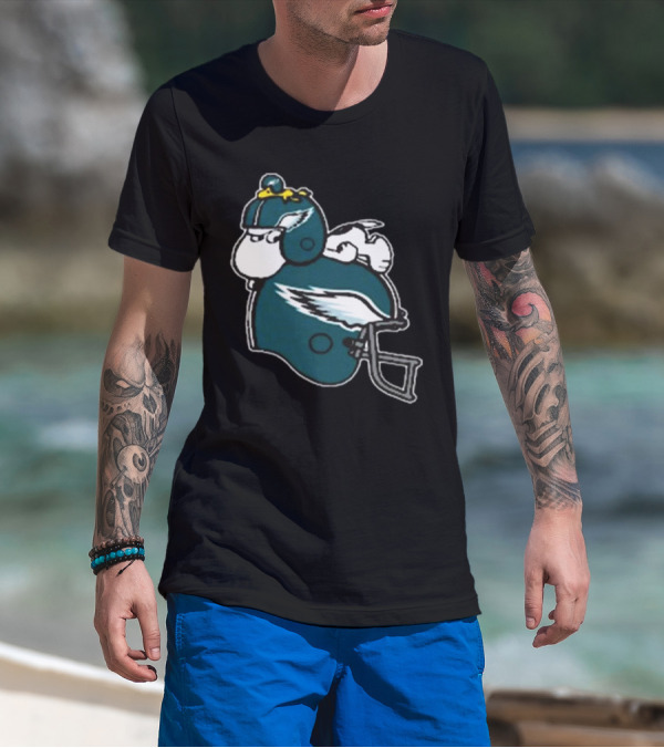 Snoopy Woodstock Relaxing Philadelphia Eagles Football Helmet T-Shirt