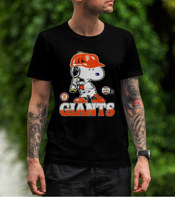 Snoopy SF Giants Baseball Fan Art Peanuts Sports Graphic T-Shirt