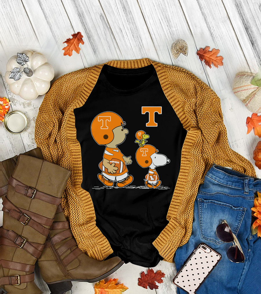 Tennessee Volunteers Snoopy Football Peanuts Woodstock Helmets T-Shirt