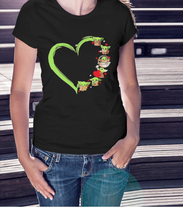 Baby Yoda Cute Heart Green Outline Mandalorian Grogu Love T-Shirt