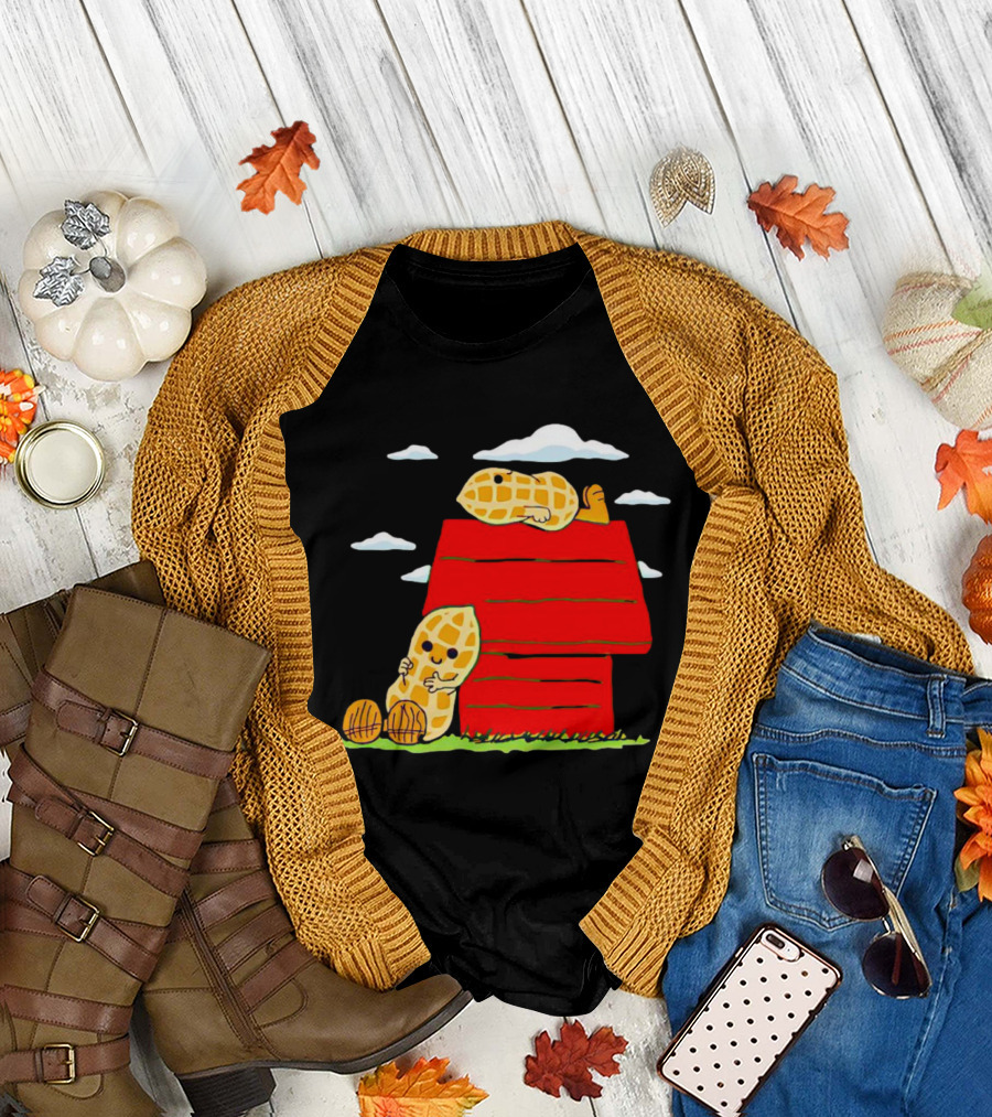 Peanuts Mashup Snoopy Red House Peanut Characters on Doghouse T-Shirt