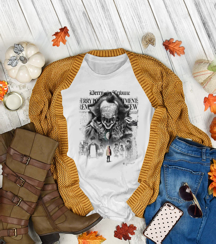Derry Tribune Pennywise Halloween Newspaper Remnant View T-Shirt