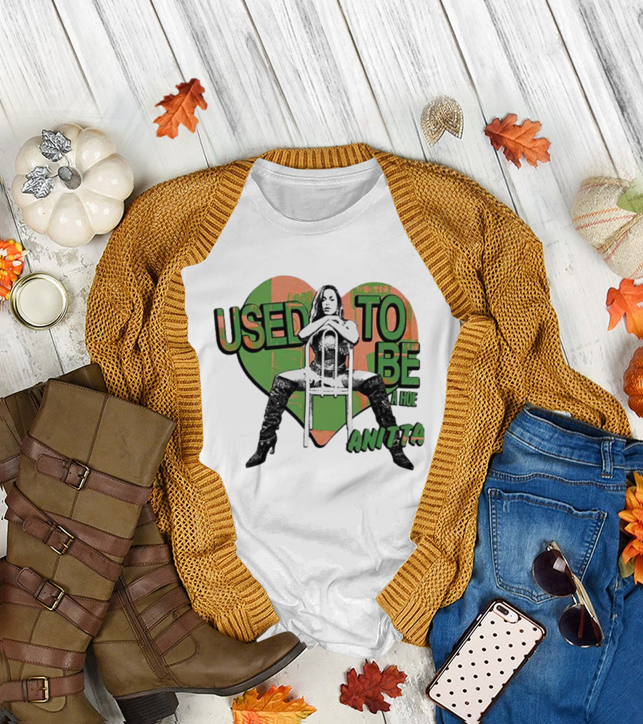 Used to Be a Hoe Anitta Chair Pose Heart Background T-Shirt