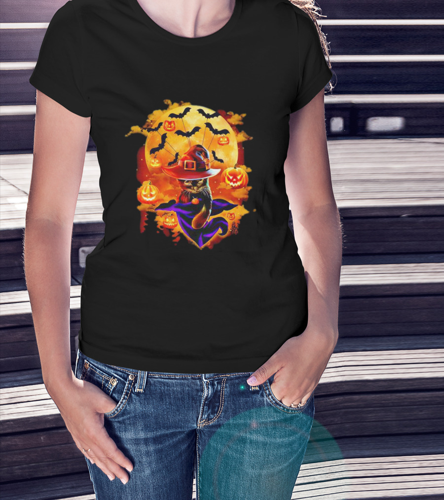 Cat Witch With Pumpkin Lanterns And Bats Halloween Moon T-Shirt