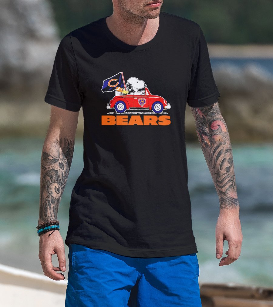 Chicago Bears Snoopy And Woodstock Driving Car With Flag T-Shirt