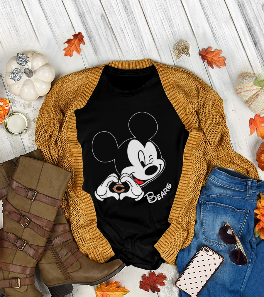 Mickey Heart Chicago Bears Fan T-Shirt